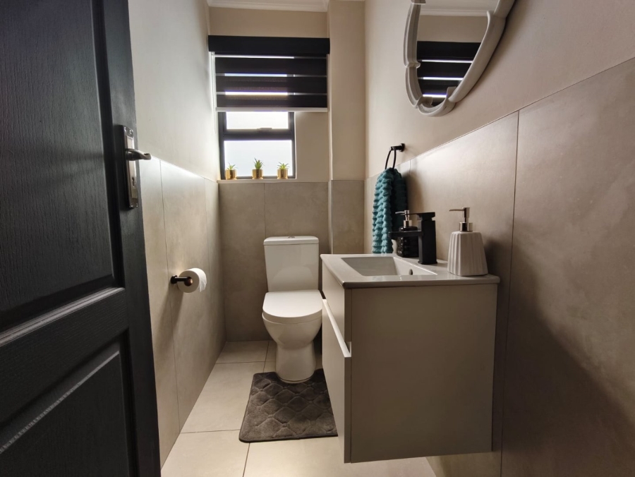 3 Bedroom Property for Sale in Meerhof North West